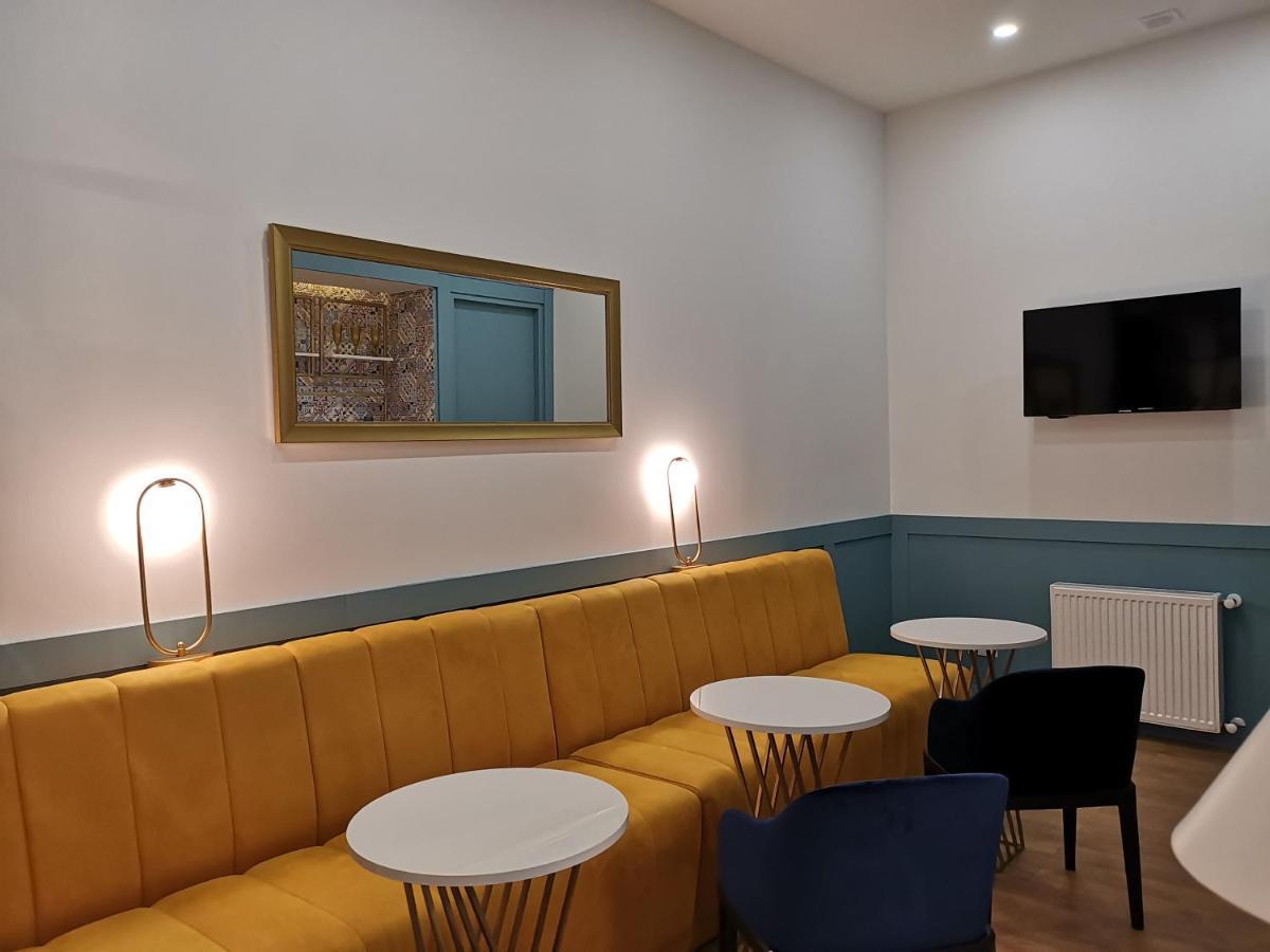 3 Rooms Hotel Тбилиси Экстерьер фото
